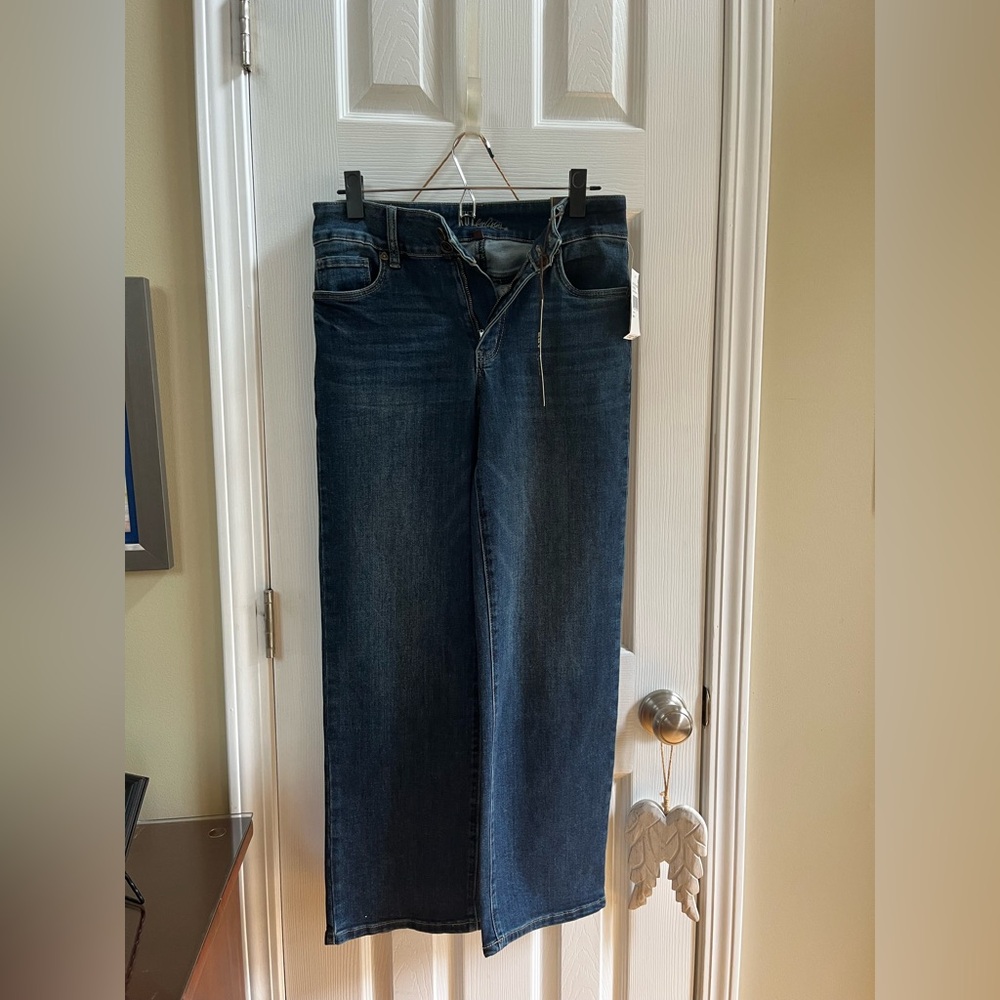 KUT from the Kloth
Size 2
New with tags

Soft and great fitting
